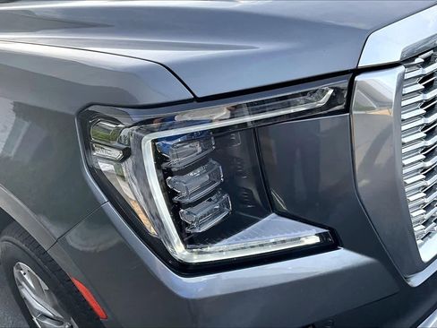 Used 2021 GMC Yukon Denali w/ Denali Ultimate Package image 27
