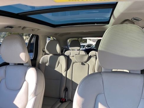 Used 2016 Volvo XC90 T6 Momentum w/ Momentum Plus Package image 5