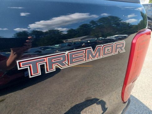 Used 2022 Ford Ranger Lariat w/ Tremor Off-Road Package AWD/4WD image 31