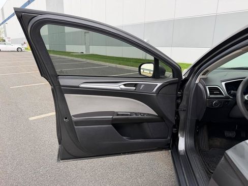 Used 2015 Ford Fusion S image 26