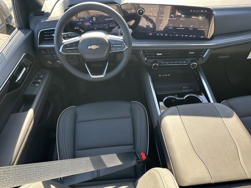 New 2026 Chevrolet Suburban Premier image 26