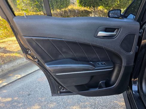 Used 2018 Dodge Charger R/T Scat Pack image 32