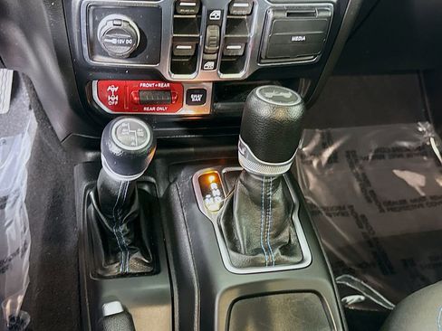 Used 2022 Jeep Wrangler Unlimited Rubicon 4xe w/ Cold Weather Group image 10