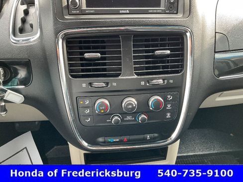 Used 2017 Dodge Grand Caravan SXT FWD image 37