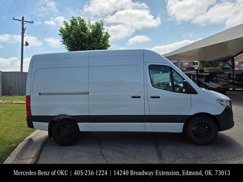 New 2026 Mercedes-Benz Sprinter 2500 image 3