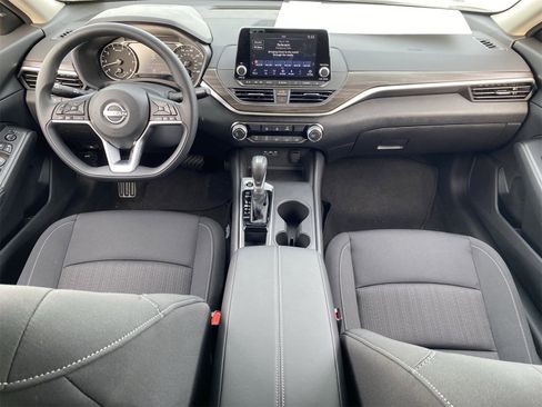 New 2025 Nissan Altima 2.5 SV image 16