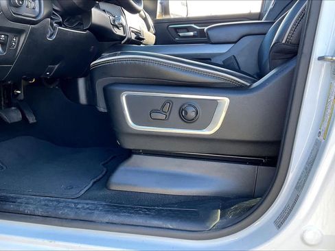 Used 2025 RAM 1500 Laramie image 36