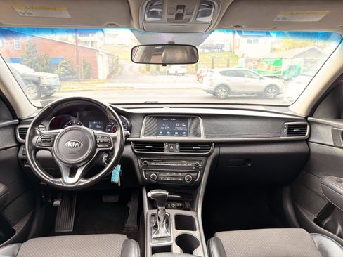 Used 2018 Kia Optima S w/ Panoramic Sunroof Package image 18