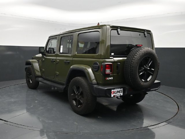 Used 2023 Jeep Wrangler Unlimited Sahara AWD/4WD image 7