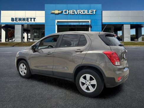 Used 2021 Chevrolet Trax LS w/ Tint and Cruise Package FWD image 5
