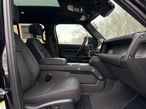 New 2025 Land Rover Defender 110 V8 image 15