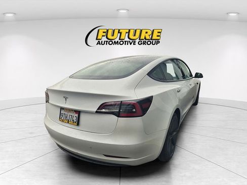 Used 2021 Tesla Model 3 Standard Range Plus image 3