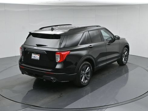Used 2023 Ford Explorer XLT w/ Equipment Group 202A RWD image 40