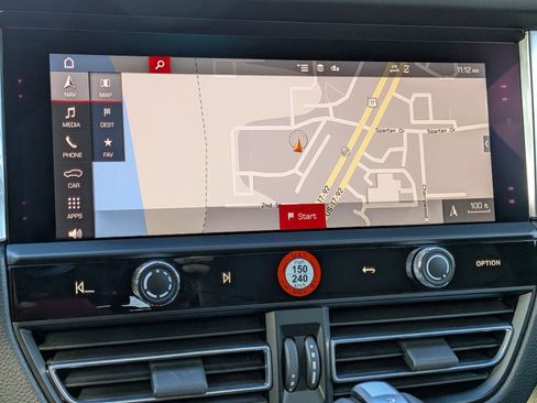 New 2026 Porsche Macan image 17