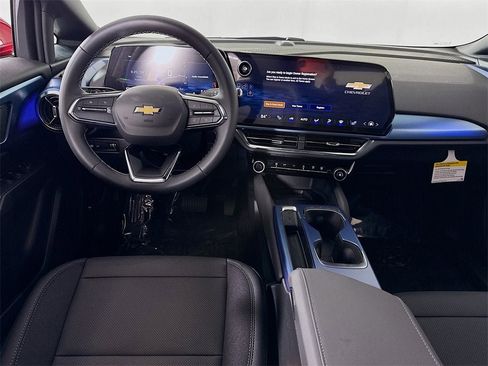 New 2026 Chevrolet Equinox EV LT image 2