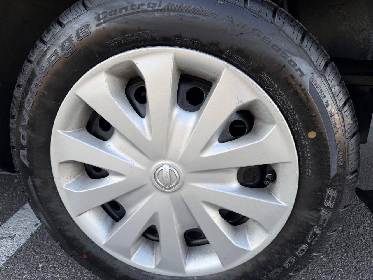 Used 2012 Nissan Versa S FWD image 12