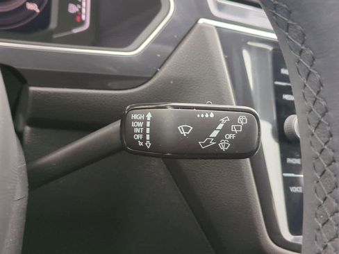 Used 2022 Volkswagen Tiguan SEL R-Line image 25