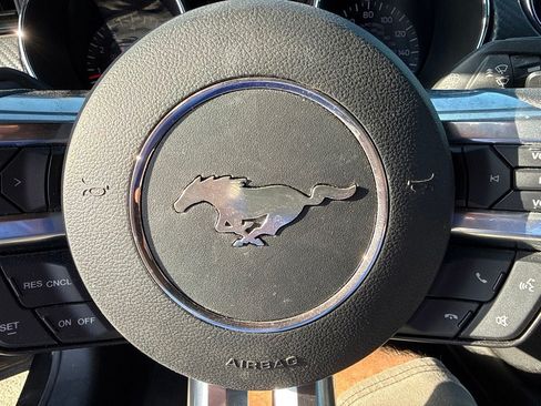 Used 2015 Ford Mustang Coupe RWD image 24