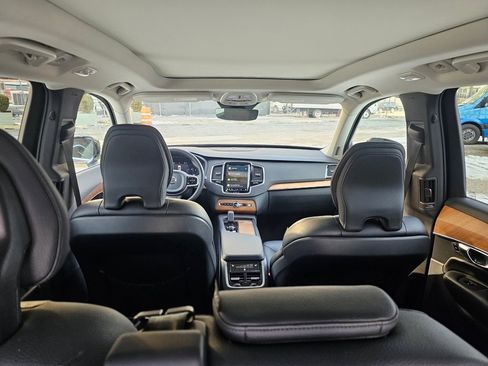 Certified 2023 Volvo XC90 B6 Plus image 8