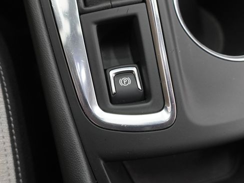 Used 2023 Chevrolet Equinox LS w/ Driver Confidence II Package FWD image 18