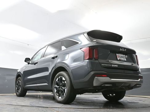 Used 2024 Kia Sorento S AWD/4WD image 53