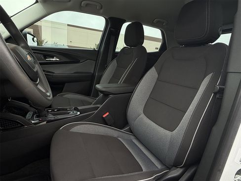 Used 2023 Chevrolet TrailBlazer LS image 23