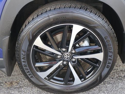 Used 2023 Toyota Corolla Cross AWD Hybrid image 8