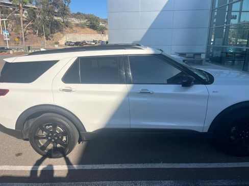 Used 2023 Ford Explorer ST-Line w/ Class IV Trailer Tow Package RWD image 4