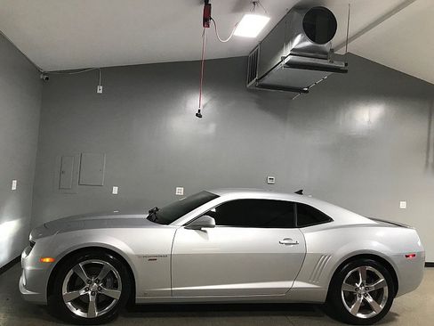 Used 2010 Chevrolet Camaro SS w/ RS Package RWD image 6