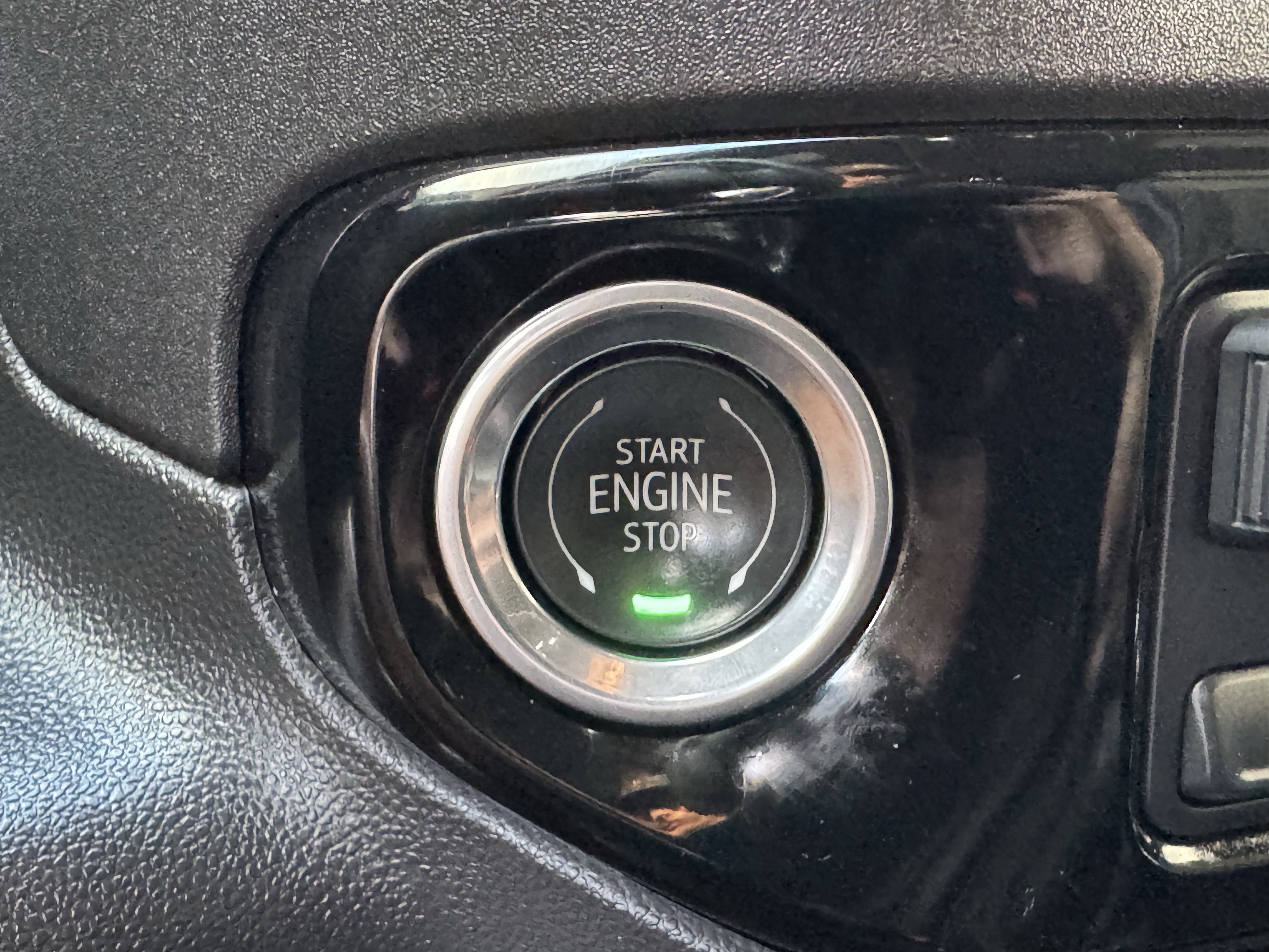 Used 2025 GMC Sierra 1500 SLT w/ SLT Premium Plus Package AWD/4WD image 19