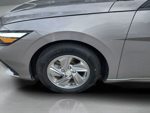 Certified 2024 Hyundai Elantra SE image 26