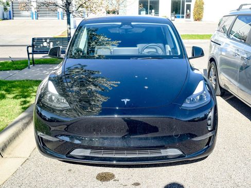 Used 2024 Tesla Model Y Long Range AWD/4WD image 13