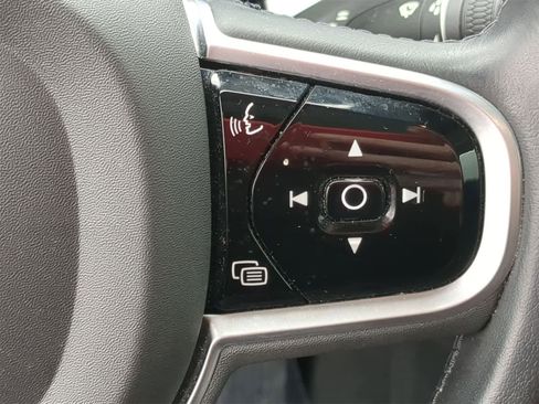 Used 2020 Volvo V60 T5 Cross Country image 24