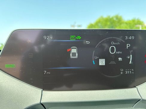 New 2025 Toyota Prius Plug-In Hybrid image 21