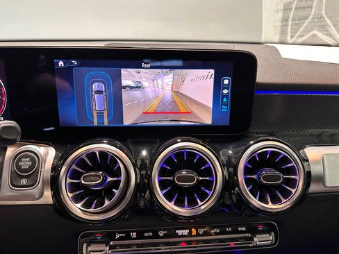 Used 2024 Mercedes-Benz GLB 250 4MATIC image 23