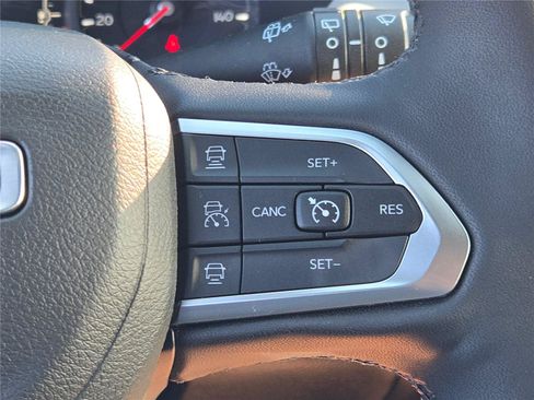 Used 2025 Jeep Compass Limited AWD/4WD image 33