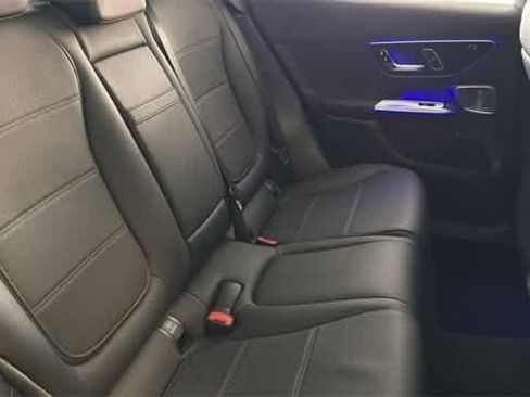 Used 2025 Mercedes-Benz GLC 300 4MATIC image 43