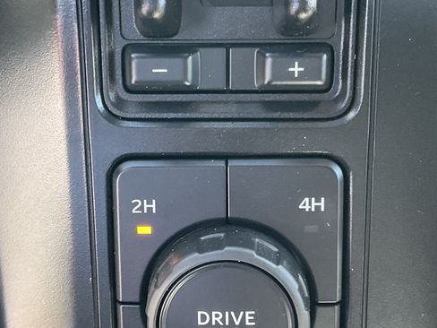 Used 2024 Ford F350 Lariat w/ Lariat Ultimate Package AWD/4WD image 38