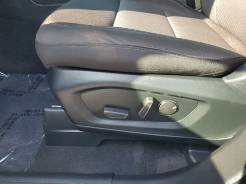 Used 2022 Ford Explorer XLT image 9