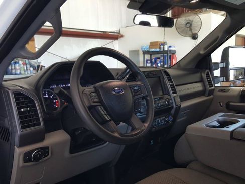 Used 2021 Ford F250 XLT Pickup 4D 6 3/4 ft AWD/4WD image 11