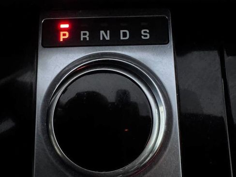 Used 2017 Land Rover Discovery HSE image 26