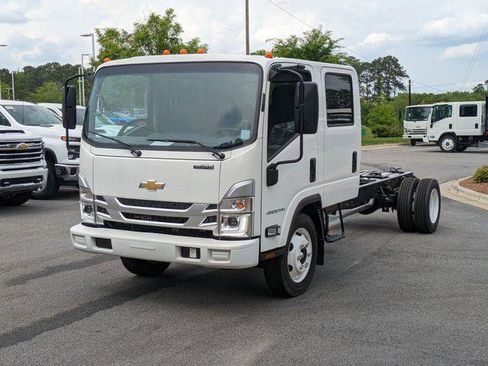 New 2025 Chevrolet Low Cab Forward image 2
