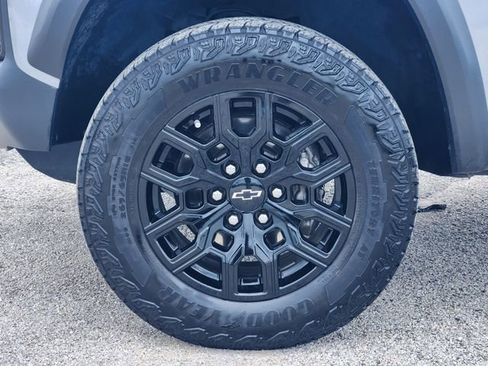 Used 2025 Chevrolet Colorado Trail Boss AWD/4WD image 10