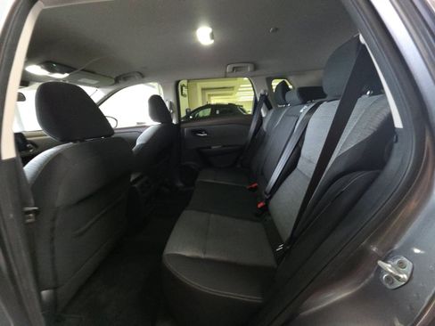 Used 2022 Nissan Rogue SV FWD image 14