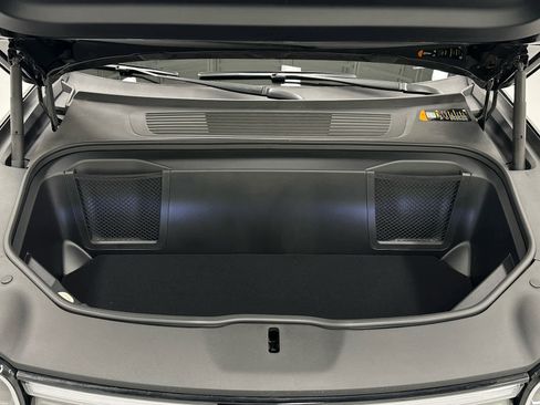 Used 2026 Rivian R1S Premium image 39