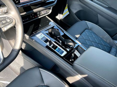 New 2026 Volkswagen Atlas Cross Sport SEL Premium R-Line image 7