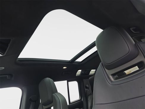 New 2026 Land Rover Defender 110 OCTA image 30