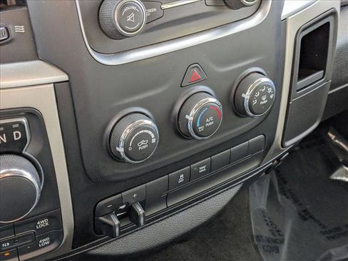 Used 2017 RAM 1500 Classic SLT AWD/4WD image 12