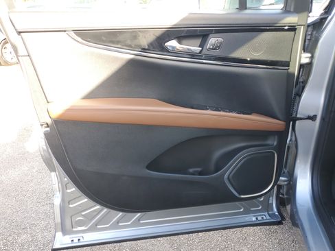 Certified 2023 Lincoln Nautilus Reserve image 12