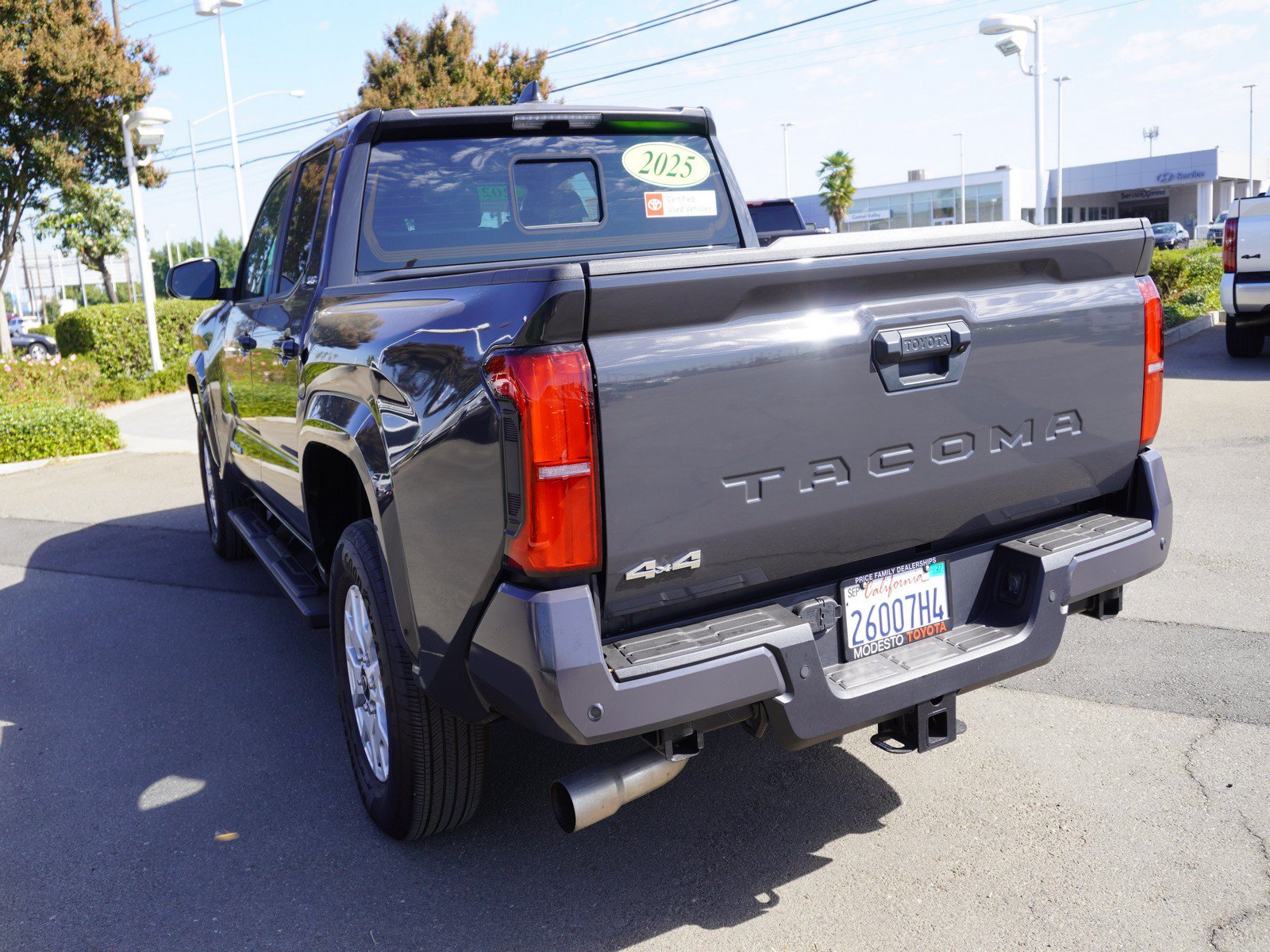 Used 2025 Toyota Tacoma SR5 AWD/4WD image 10